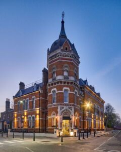 Lansbury Hotel Exterior