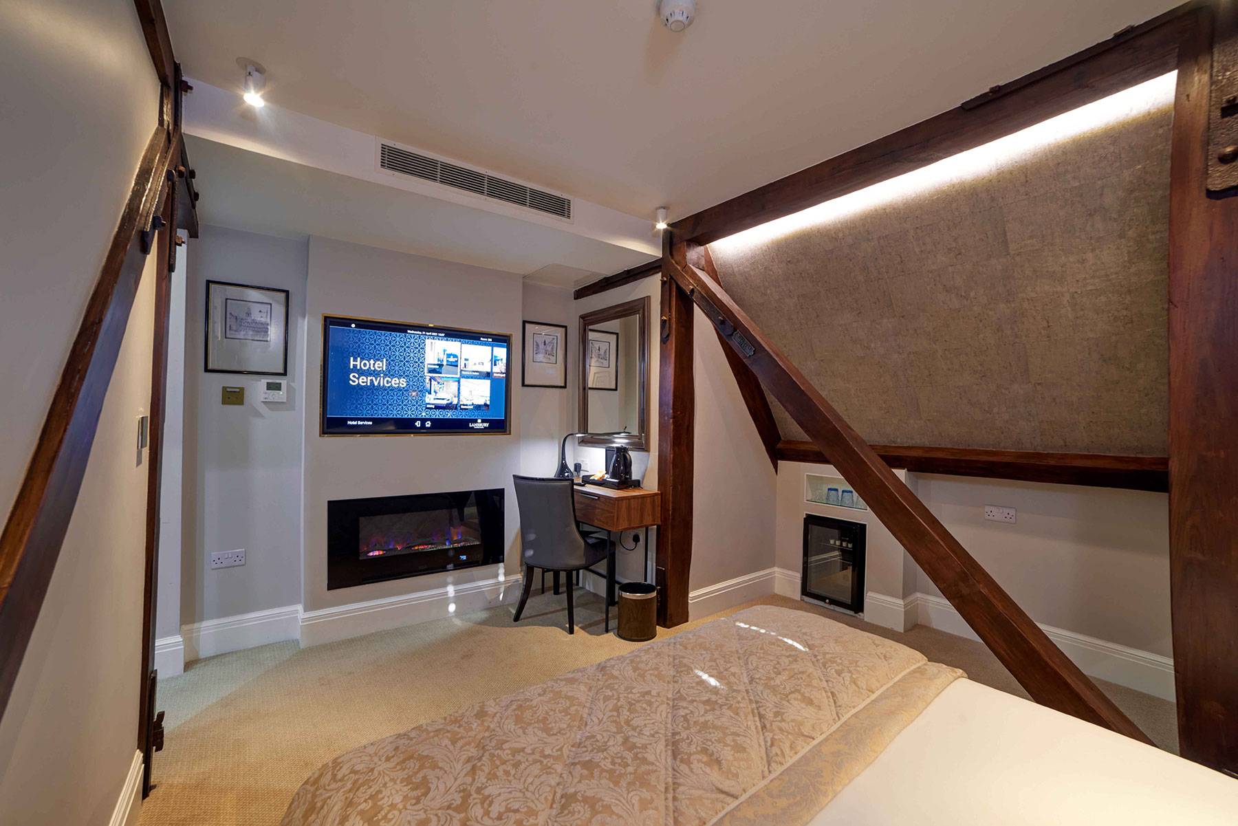 Lansbury Sky View Junior Room